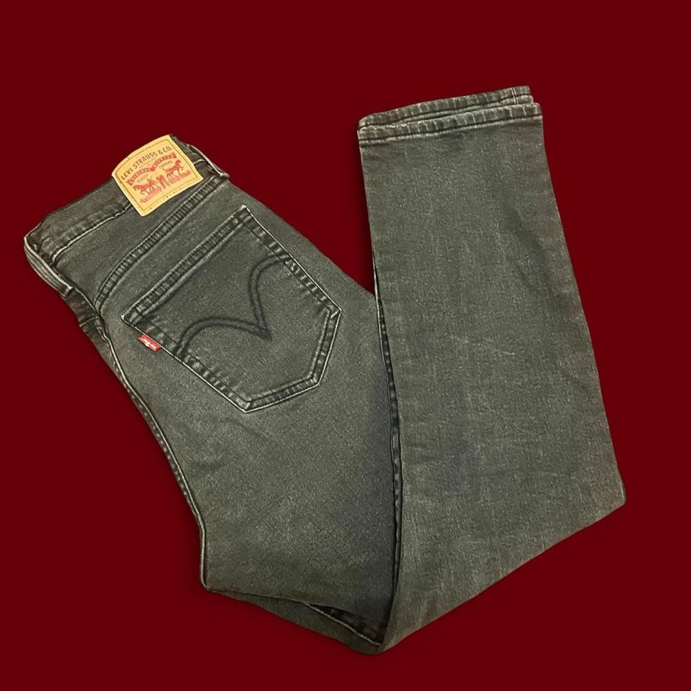 Levi’s Wedgie Straight Women’s Jeans in color Cut and Dry - Washed Black - Picture 7 of 10